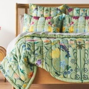 Anthropologie Anna Garden Floral Quilt